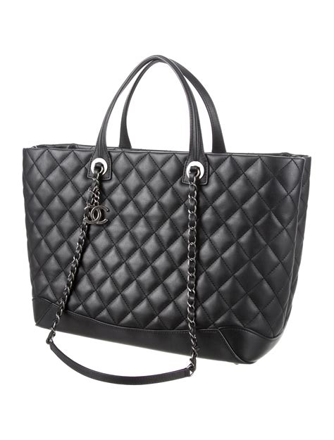 chanel quilted tote bag